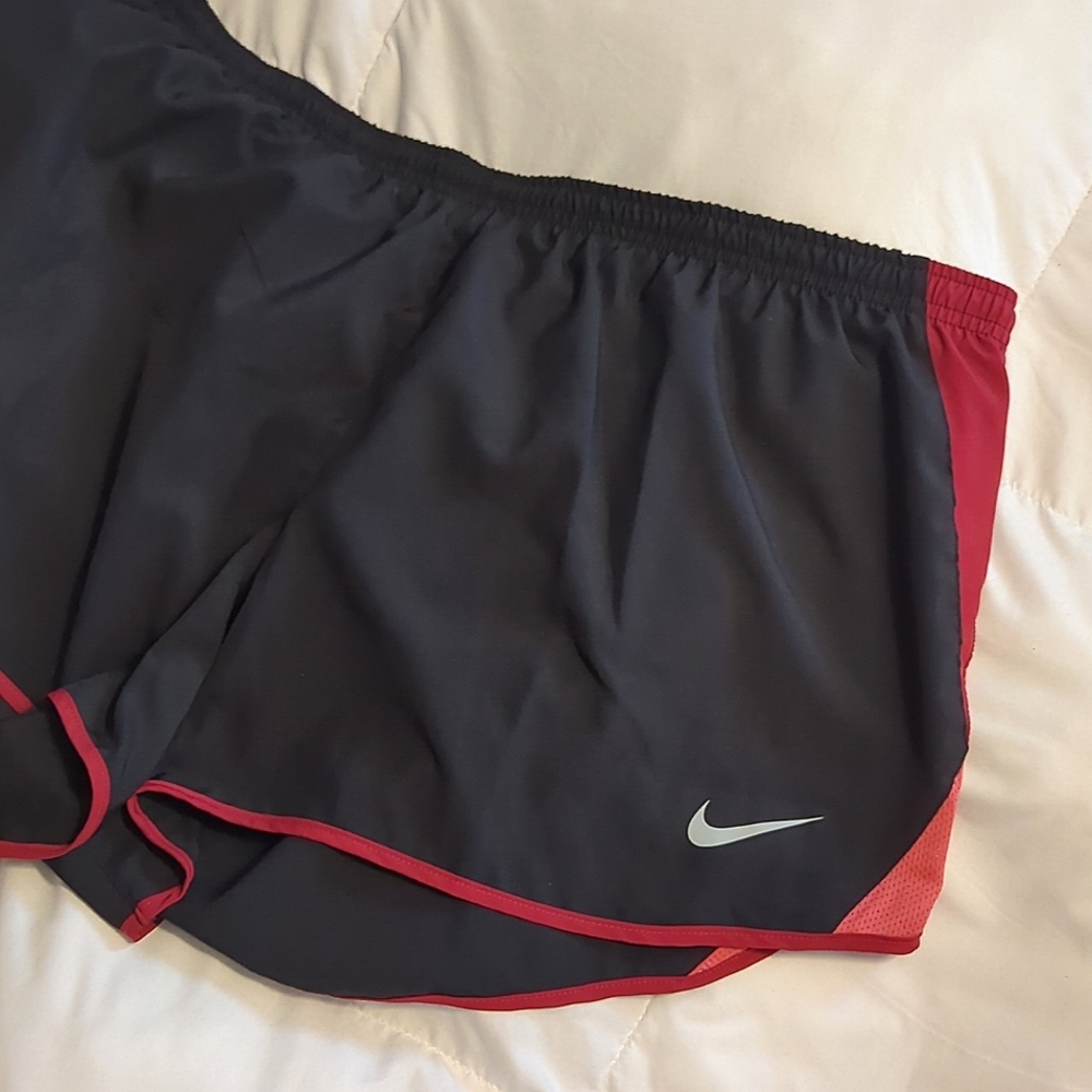 🆕 NIKE Running Dri-Fit Shorts  Black/Burgundy / XXL